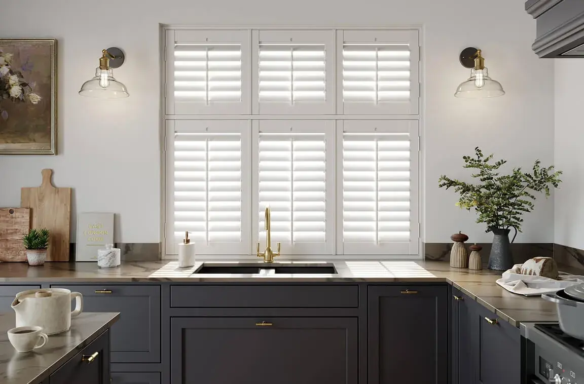 TSSUS_109_FauxWood_Tier_on_Tier_Silk_White_Central.webp