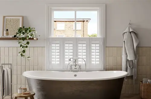 TSSUS_106_FauxWood_Cafe_Style_Snow_White_Central.webp