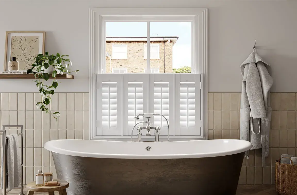 TSSUS_106_FauxWood_Cafe_Style_Snow_White_Central.webp