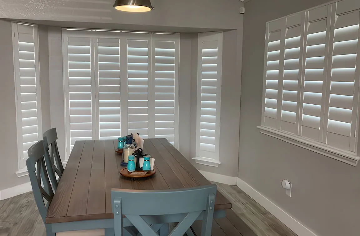 TSSUS_218__Customer_Imagery_TU60499_Dining_Closed Slats.webp