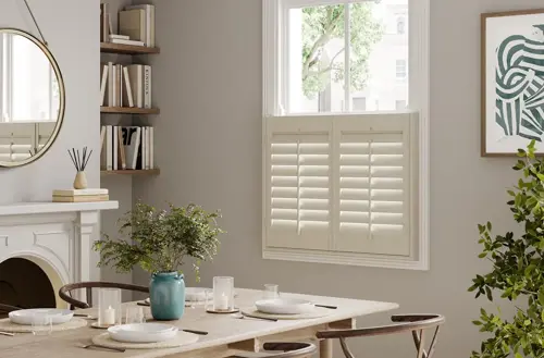 TSSUS_40_Hardwood_Cafe_Style_Cream_CentralTilt.webp